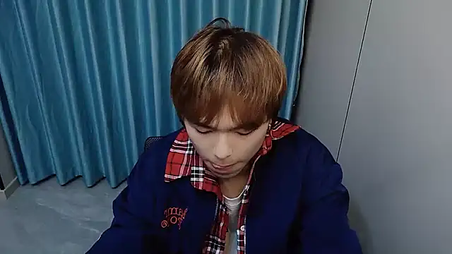 xiaottt1918 online show from April 1, 1:41 pm