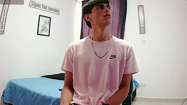 Snapshot of harrytomson_1 chatting on October 12, 7:24 pm harrytomson 1 online show from October 12, 7:24 pm