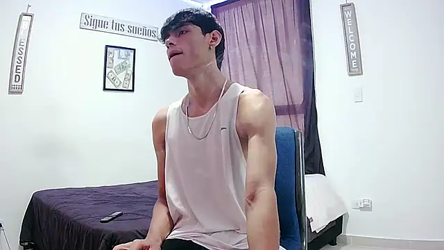 Snapshot of harrytomson_1 chatting on November 16, 5:18 pm harrytomson 1 online show from November 16, 5:18 pm