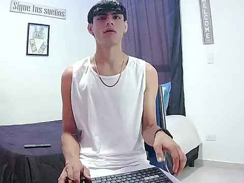 Snapshot of harrytomson_1 chatting on November 30, 1:48 pm harrytomson 1 online show from November 30, 1:48 pm