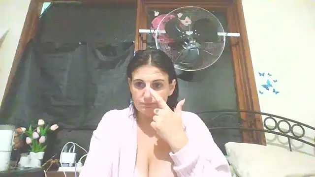 Clarissaroseyplus1 online show from February 25, 8:18 pm