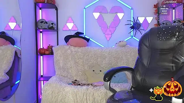 littlevixen18 online show from October 16, 2:40 pm