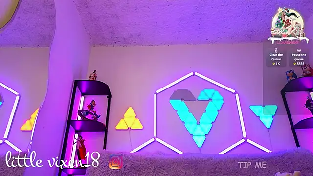 littlevixen18 online show from January 7, 2:08 pm