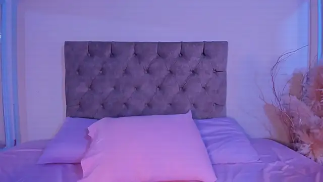 zoe roux21 online show from October 15, 3:06 am