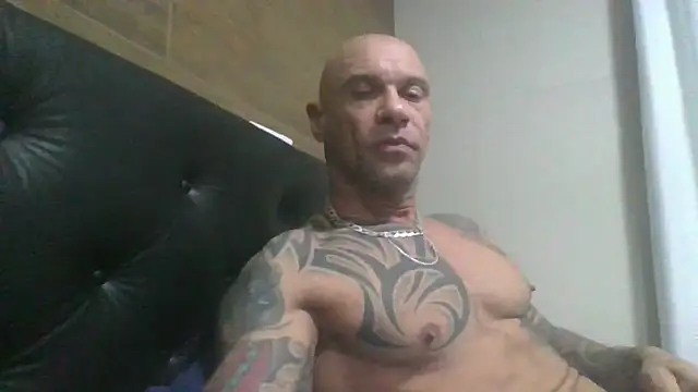Snapshot of Arc8njoblack chatting on June 11, 5:27 am Arc8njoblack online show from June 11, 5:27 am