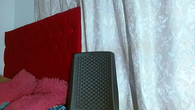 cristinamontiel online show from October 7, 2:14 pm