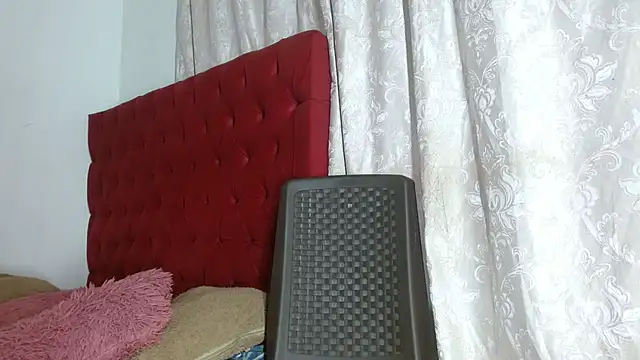 cristinamontiel online show from October 11, 2:26 pm