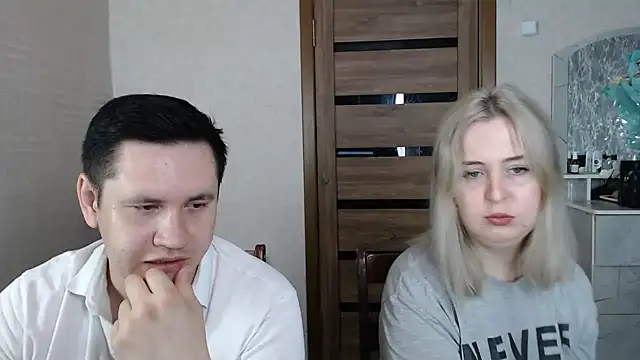 Kristy-Max online show from March 17, 5:27 pm