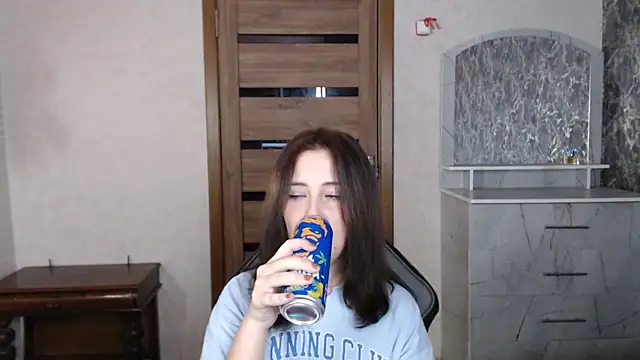 Kristy-Max online show from October 18, 8:20 pm