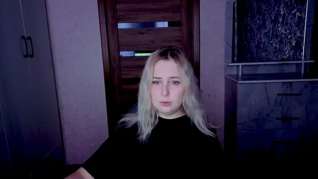 Kristy-Max online show from June 7, 7:39 pm