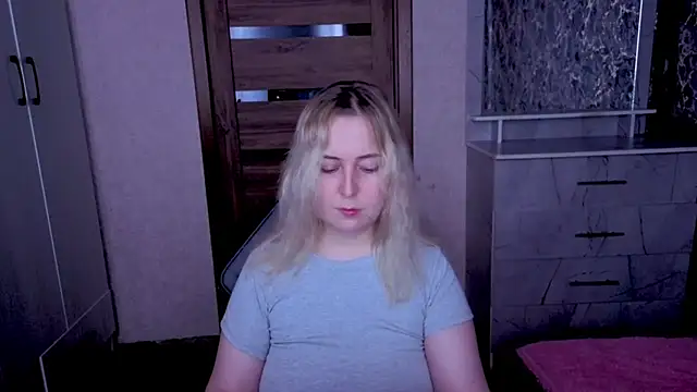 Kristy-Max online show from June 9, 8:31 pm