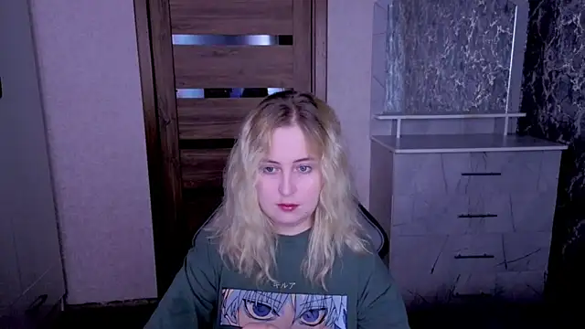 Snapshot of Kristy-Max chatting on June 20, 5:49 pm Kristy-Max online show from June 20, 5:49 pm