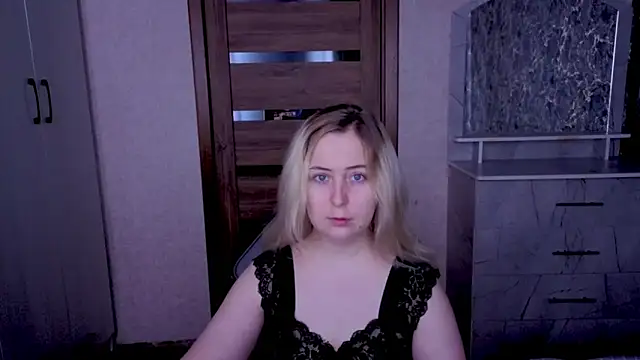 Snapshot of Kristy-Max chatting on June 27, 11:54 pm Kristy-Max online show from June 27, 11:54 pm