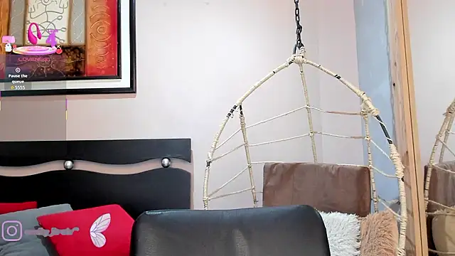  EmilyJireh  online show from January 15, 4:44 pm