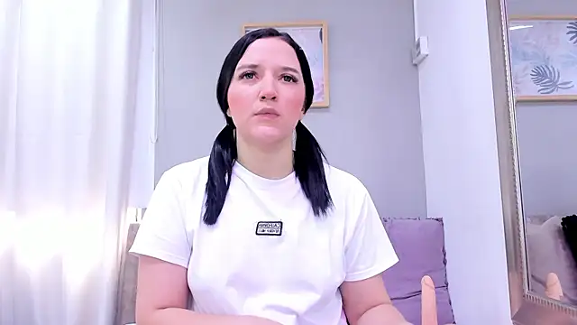  EmilyJireh  online show from April 27, 7:34 pm