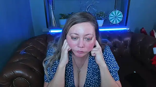 JesiaFoxi online show from December 31, 6:02 pm