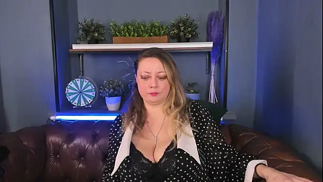 JesiaFoxi online show from January 13, 11:41 am