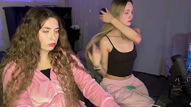 Snapshot of urmissalice chatting on October 4, 4:16 pm urmissalice online show from October 4, 4:16 pm