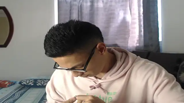 Snapshot of Tobicutee chatting on March 5, 5:31 pm Tobicutee online show from March 5, 5:31 pm
