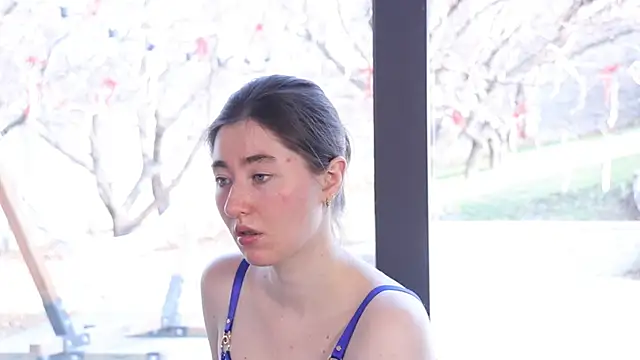 GentleSparkMay online show from December 6, 9:10 am