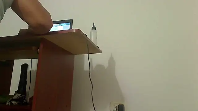 Snapshot of SensualGata13 chatting on February 3, 7:52 pm SensualGata13 online show from February 3, 7:52 pm