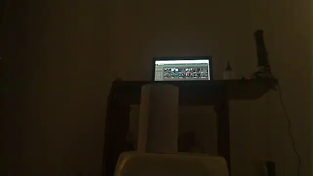 Snapshot of SensualGata13 chatting on February 18, 5:10 pm SensualGata13 online show from February 18, 5:10 pm