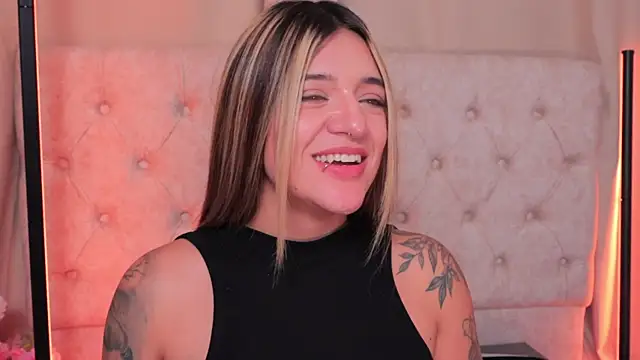 Snapshot of ashleyvalirya chatting on January 31, 10:10 am ashleyvalirya online show from January 31, 10:10 am