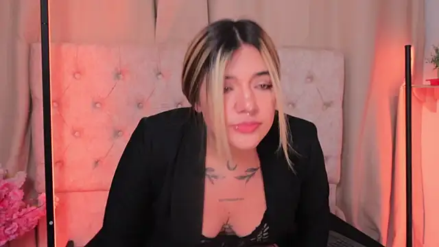 Snapshot of ashleyvalirya chatting on February 3, 3:42 am ashleyvalirya online show from February 3, 3:42 am