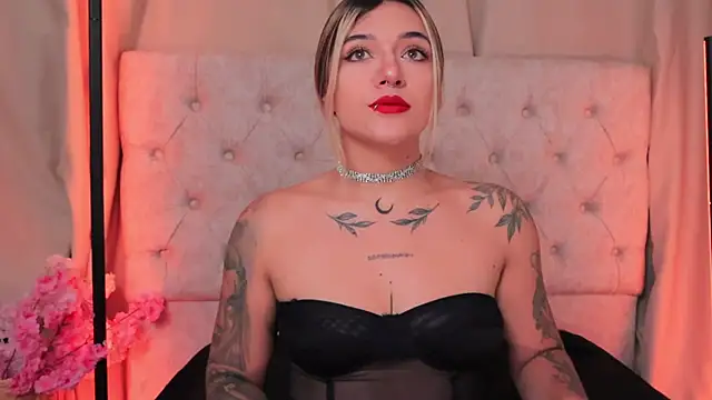 Snapshot of ashleyvalirya chatting on February 6, 3:48 am ashleyvalirya online show from February 6, 3:48 am