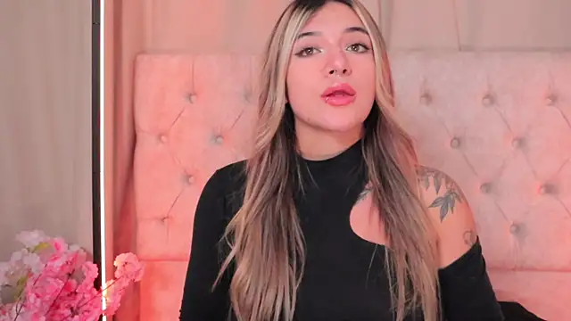 Snapshot of ashleyvalirya chatting on February 11, 7:12 am ashleyvalirya online show from February 11, 7:12 am