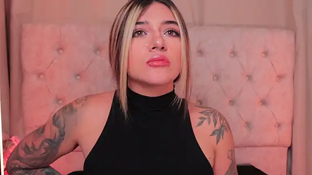 Snapshot of ashleyvalirya chatting on February 14, 7:07 am ashleyvalirya online show from February 14, 7:07 am