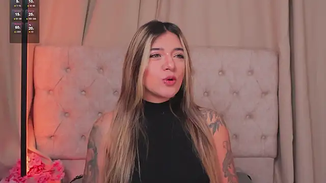 Snapshot of ashleyvalirya chatting on March 4, 3:44 am ashleyvalirya online show from March 4, 3:44 am