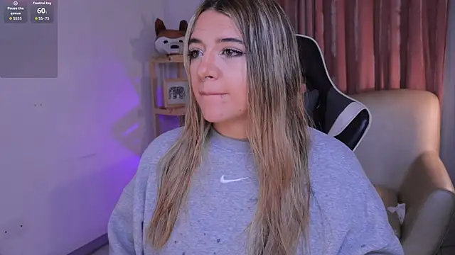 Snapshot of ashleyvalirya chatting on September 12, 3:50 am ashleyvalirya online show from September 12, 3:50 am