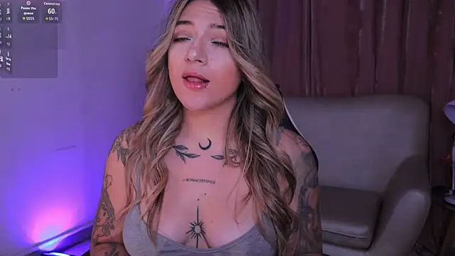 Snapshot of ashleyvalirya chatting on November 6, 3:51 am ashleyvalirya online show from November 6, 3:51 am