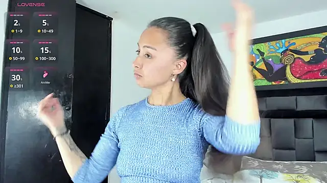 tatiana valencia online show from February 26, 3:30 pm