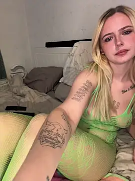 Snapshot of saskiapierce chatting on March 20, 6:13 pm saskiapierce online show from March 20, 6:13 pm