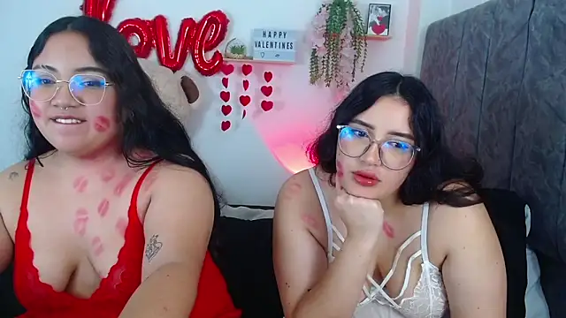 maddie-and-chelsea- online show from February 13, 11:17 am