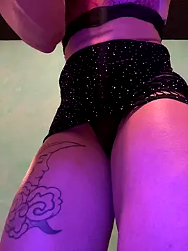 xMirana  online show from October 15, 8:36 am