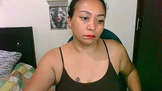Snapshot of zaray_bella chatting on March 30, 9:38 pm zaray bella online show from March 30, 9:38 pm