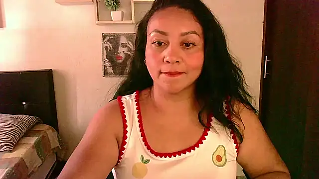 Snapshot of zaray_bella chatting on July 27, 9:00 pm zaray bella online show from July 27, 9:00 pm