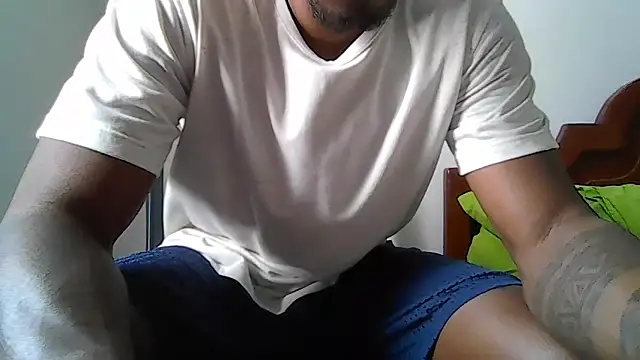 Snapshot of Alphadavid_23 chatting on March 27, 5:23 pm Alphadavid 23 online show from March 27, 5:23 pm