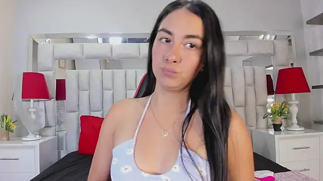 Snapshot of lyzzi_smith01 chatting on September 22, 7:38 pm lyzzi smith01 online show from September 22, 7:38 pm