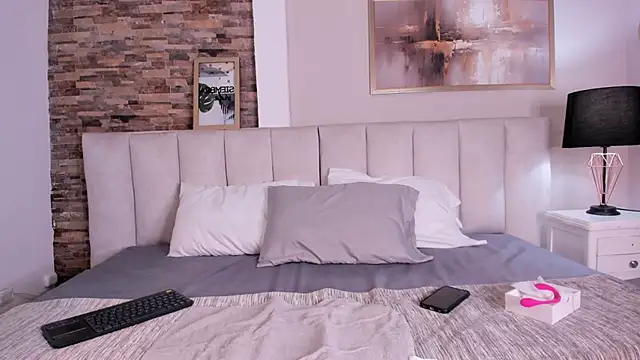 Snapshot of lyzzi_smith01 chatting on October 30, 7:58 pm lyzzi smith01 online show from October 30, 7:58 pm