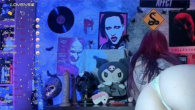 KuromiRacer  online show from October 16, 9:16 pm