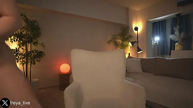 Snapshot of freyacherie chatting on September 20, 5:36 pm freyacherie online show from September 20, 5:36 pm