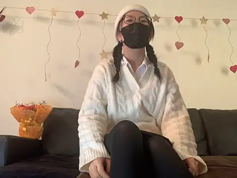 Snapshot of Angels1-2-3-4-5 chatting on February 4, 1:06 pm Angels1-2-3-4-5 online show from February 4, 1:06 pm