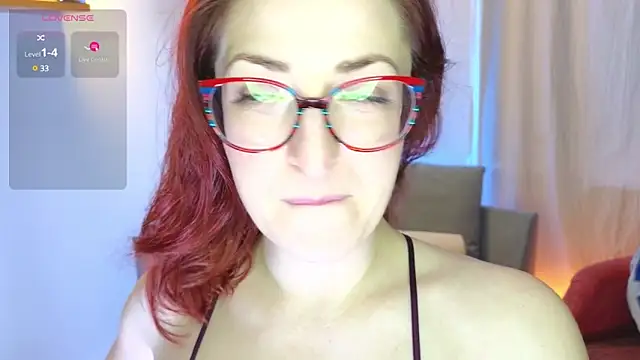 AnnaHaunter18 online show from December 3, 5:45 pm