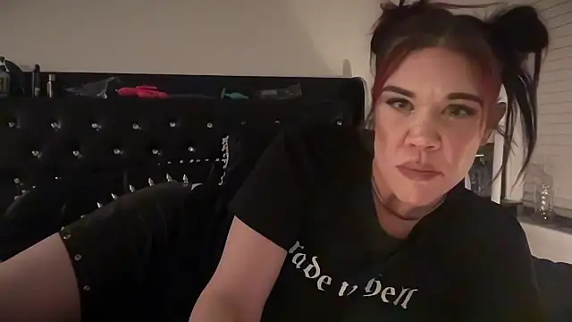 Snapshot of RavenRayyy chatting on January 11, 5:45 am RavenRayyy online show from January 11, 5:45 am