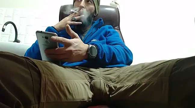 Snapshot of hardbigcock16 chatting on December 6, 11:54 am hardbigcock16 online show from December 6, 11:54 am