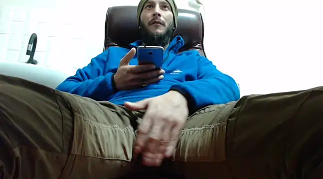 Snapshot of hardbigcock16 chatting on December 21, 11:22 am hardbigcock16 online show from December 21, 11:22 am